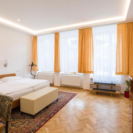 Luxusni Velky Apartman S Terasou V Centru Litomysle Luaran gambar