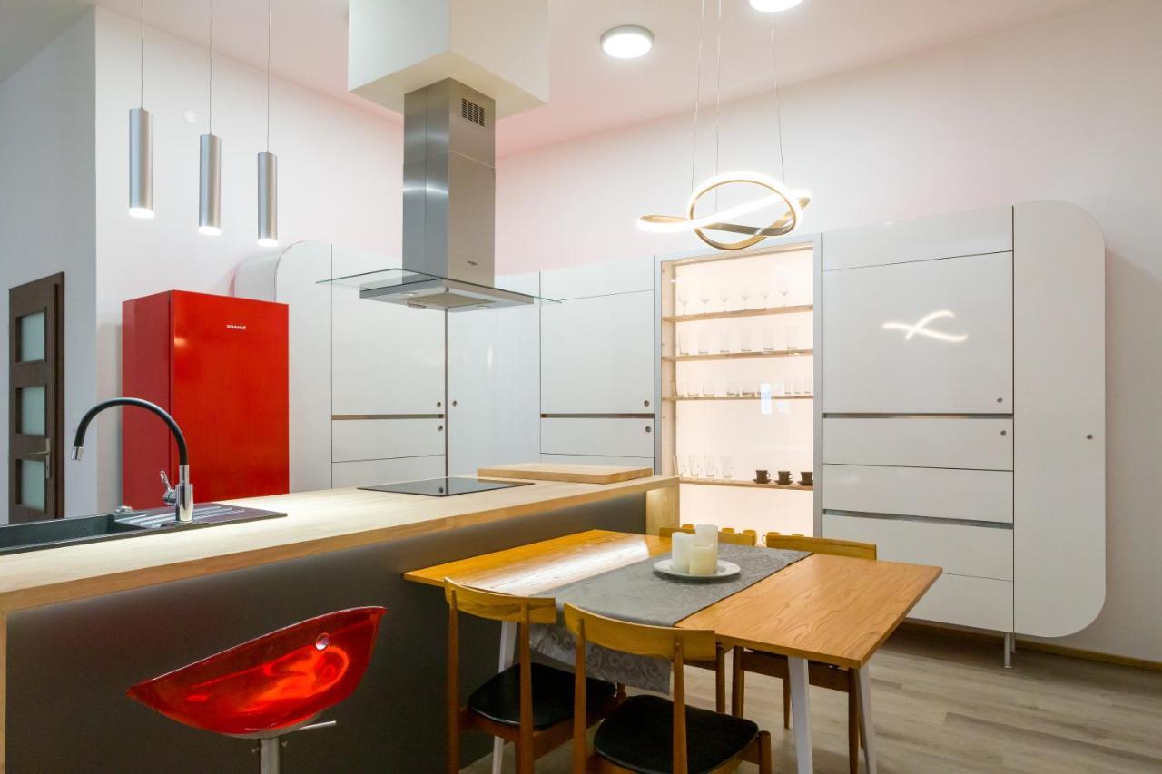 Luxusni Velky Apartman S Terasou V Centru Litomysle Luaran gambar