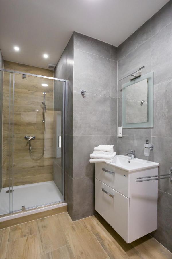 Luxusni Velky Apartman S Terasou V Centru Litomysle Luaran gambar