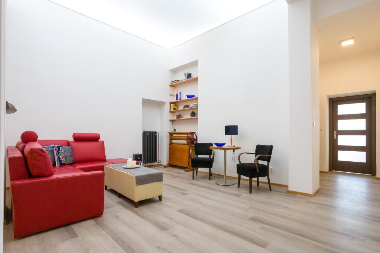Luxusni Velky Apartman S Terasou V Centru Litomysle Luaran gambar