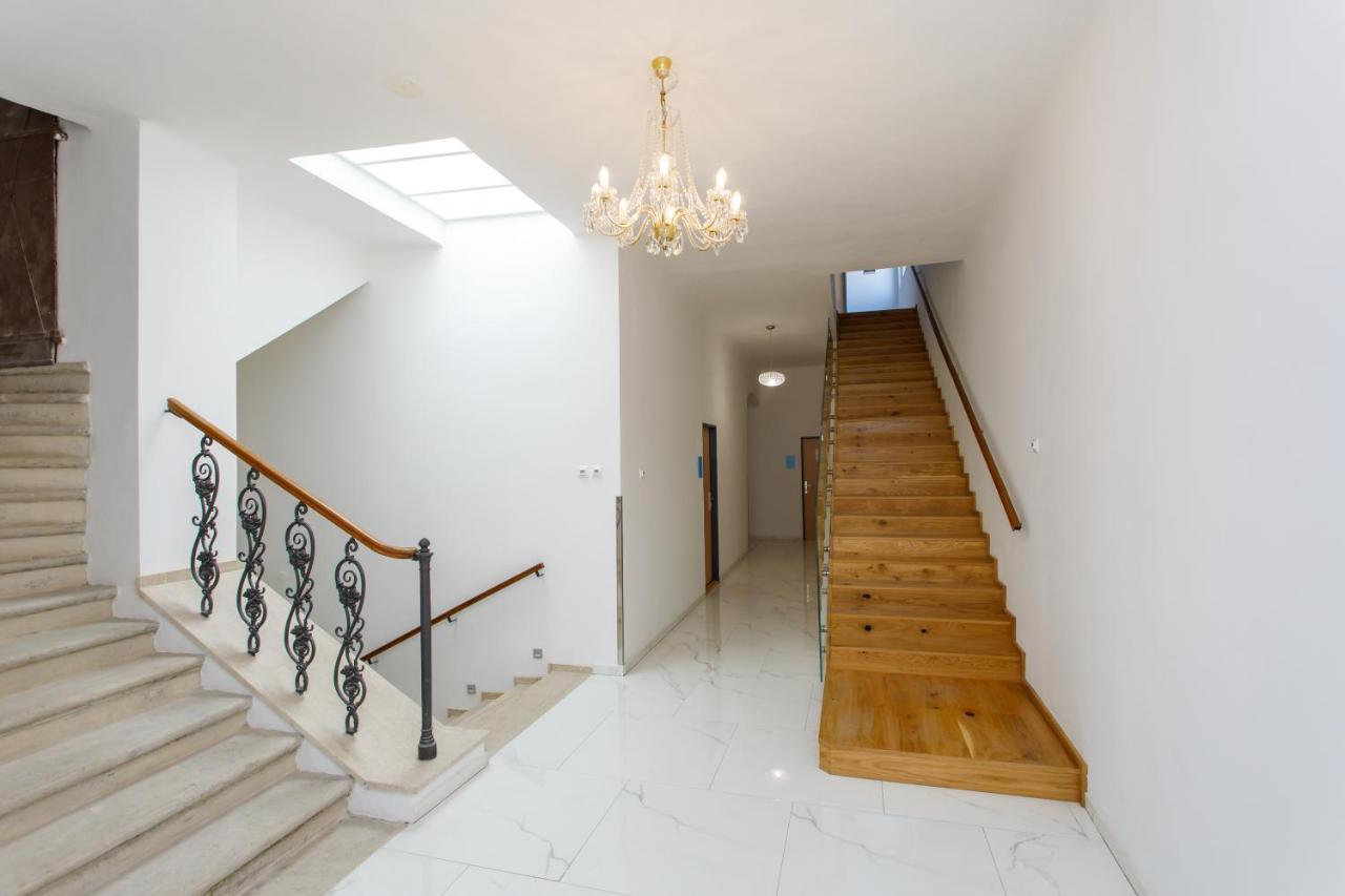 Luxusni Velky Apartman S Terasou V Centru Litomysle Luaran gambar