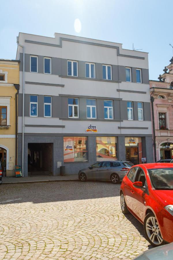 Luxusni Velky Apartman S Terasou V Centru Litomysle Luaran gambar