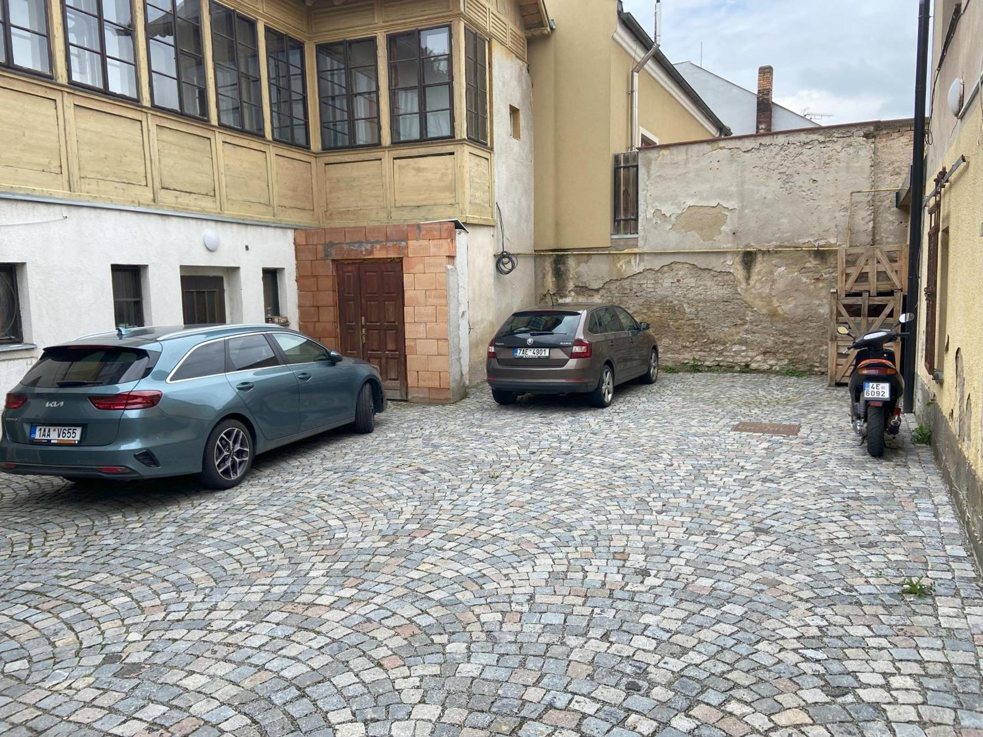 Luxusni Velky Apartman S Terasou V Centru Litomysle Luaran gambar